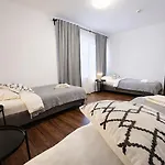 Апартаменты City Apartments Нойс