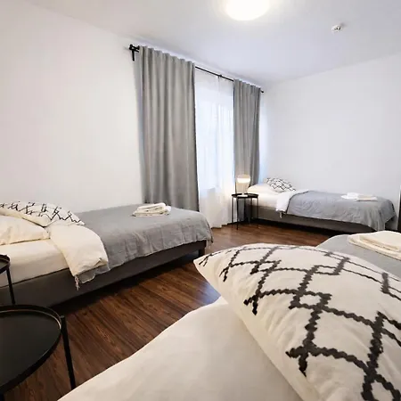 شقة City Apartments نيوس